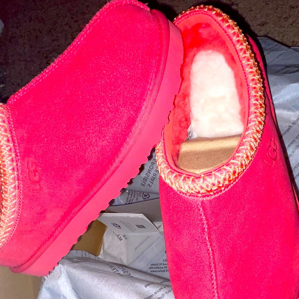 🚫SOLD✅UGG TASMAN PINK GLOW SLIPPERS